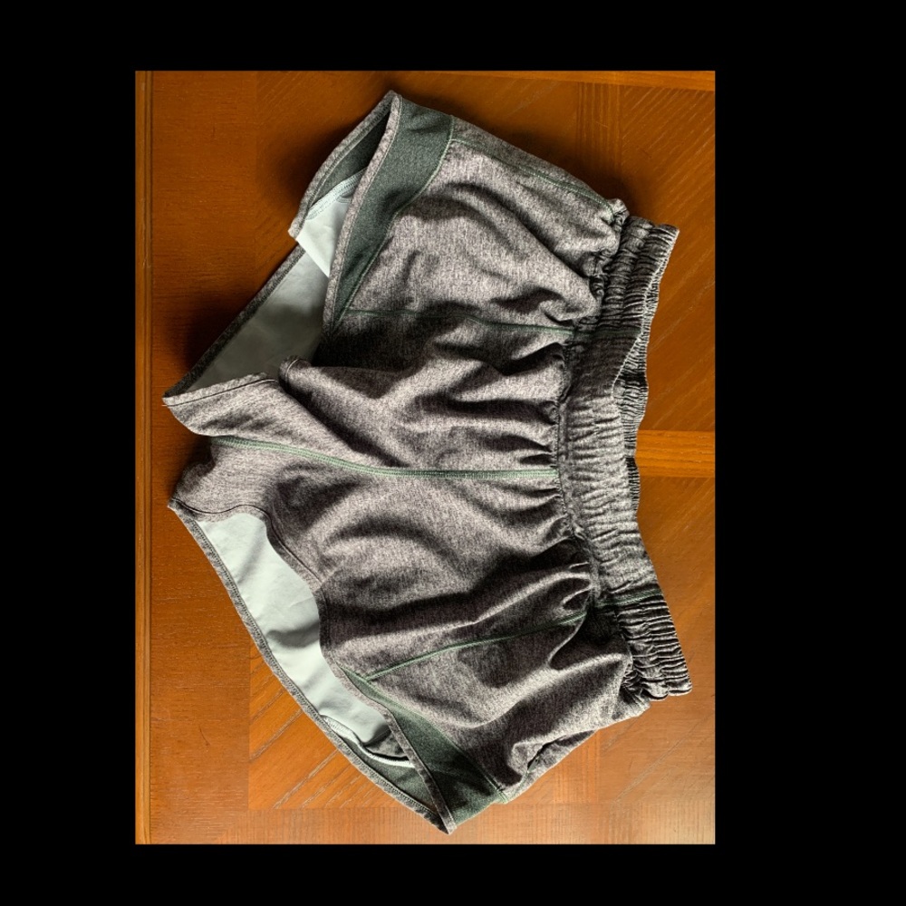 Heather Lux Multi Black/ Heathers Black Hotty Hot Lululemon Shorts 2.5”